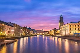 Stora Hamnkanalen - Gothenburg by Bart Hendrix