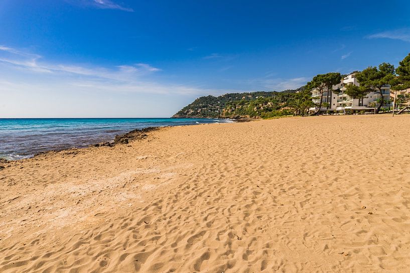 Mallorca strand van Canyamel baai, mooie kust, Spanje van Alex Winter
