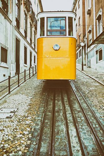 Lissabon, Portugal. Elevador da Gloria, de beroemde kabelbaan die omhoog gaat naar de wijk Bairro Alto