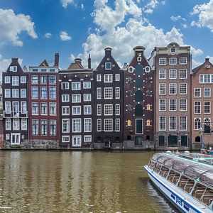AMSTERDAM Damrak avec maisons dansantes