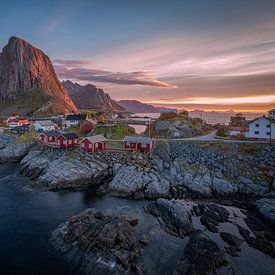 Sunrise in Hamnoy by Edwin Mooijaart