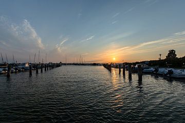 Sonnenuntergang am Hafen Altefähr, Insel Rügen