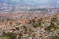 Medellín Stadt in den Bergen von Ronne Vinkx Miniaturansicht