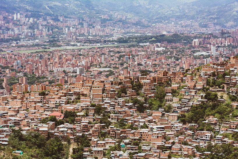 Medellín Stadt in den Bergen von Ronne Vinkx