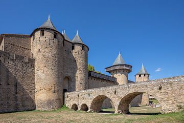 Kasteel in de oude stad Carcassonne in Frankrijk van Joost Adriaanse