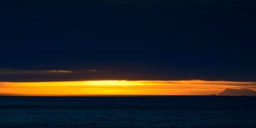 Vue du coucher de soleil sur les îles Lofoten dans le nord de la Norvège sur Sjoerd van der Wal Photographie