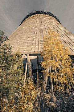 Onafgewerkte koeltoren van eenheid 5 van de kerncentrale van Tsjernobyl van Robert Ruidl