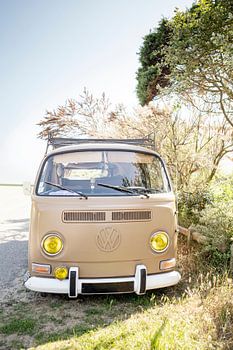 Vintage volkswagen camper in Frankrijk