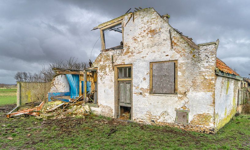 Island Texel dilapidated farmhouse by Willem Visser