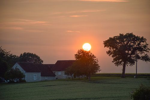 Zonsondergang op het Franse platteland