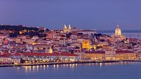 Avond in Lissabon, Portugal (3) van Adelheid Smitt thumbnail