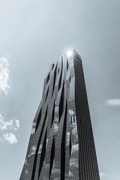 DC toren 1 in Wenen - monochroom van Werner Dieterich