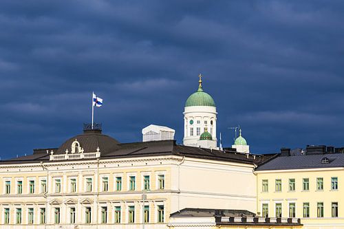 Uitzicht over historische gebouwen en de kathedraal van Helsinki, Finland
