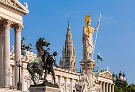 Statue de la déesse Pallas devant le Parlement à Vienne sur Werner Dieterich