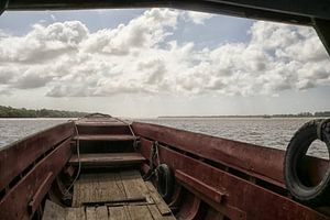 Fähre auf dem Suriname-Fluss