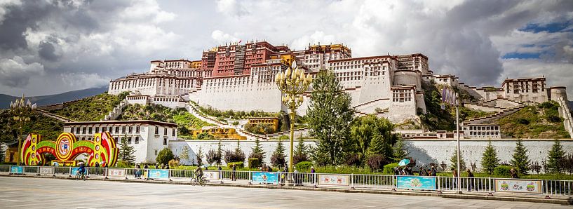 Potala by René Holtslag