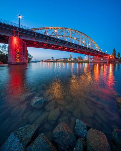 Unique standing image of Arnhem's John Frost Bridge in the evening by Dave Zuuring