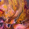 Abstract, organisch grijs roze goud acryl gieten schilderij van Anita Meis