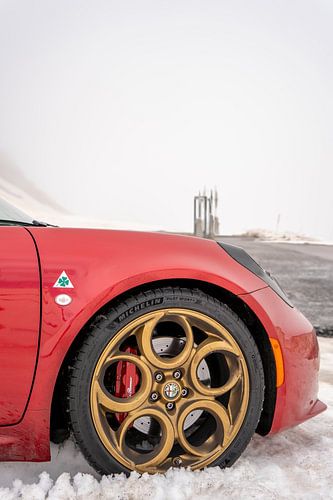 Alfa Romeo 4C in de sneeuw