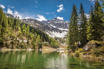 Klapfsee (1.680 m) in het Dorfertal, Obertilliach van Christian Müringer
