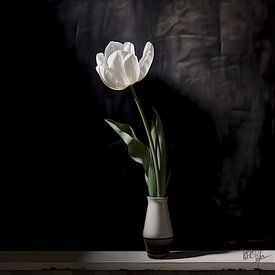 Foto minimalistische Tulp in een monochrome setting van René van den Berg