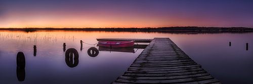 Panorama zonsondergang bij het meer van Ratzeburg.