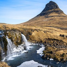 Kirkjufell mountain with waterfall by Mickéle Godderis
