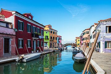 Bunte Gebäude auf der Insel Burano bei Venedig