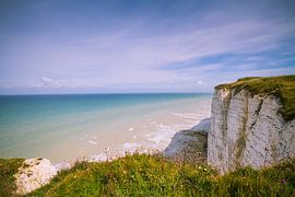 White cliffs along the French coast by Thijs Schouten