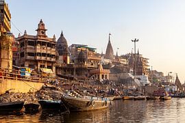 Die Ghats von Varanasi am Ganges von Roland Brack