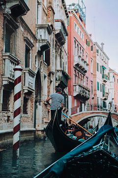 Machen Sie eine Gondelfahrt durch Venedig von Marianne Voerman
