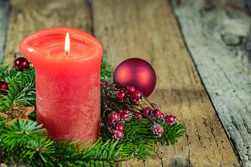 Advent en Kersttijd decoratie rode kaars van Alex Winter