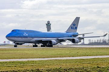 Take-off KLM Boeing 747-400M.