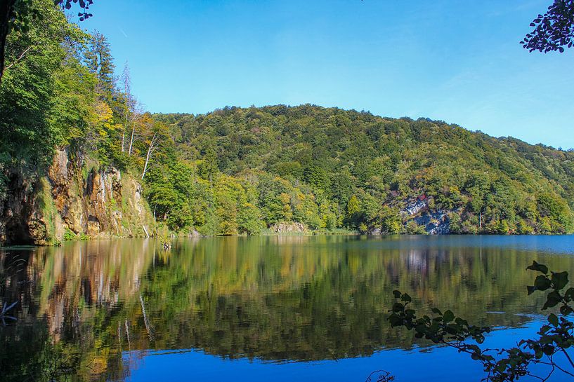 Plitvice - Croatia by Linda Herfs