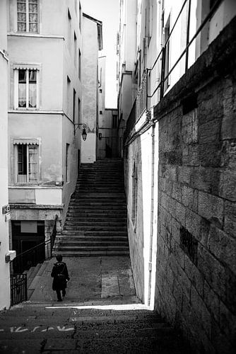 Zon en schaduw in stad Lyon in zwart wit, fotoprint