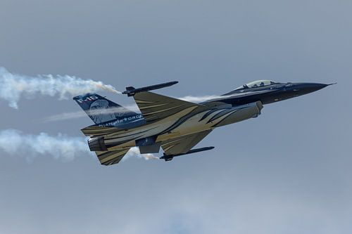 Demo F-16 van de Belgische luchtmacht geeft een demonstratie