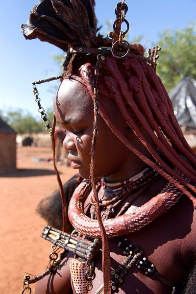 Himba-Frauen von Liesbeth Govers voor Santmedia.nl