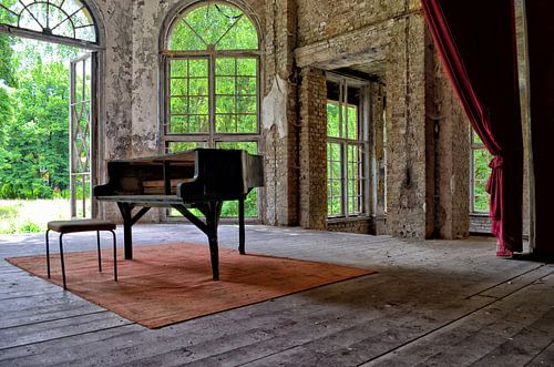 Sound of silence by Joachim G. Pinkawa