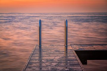 Bathing jetty Grevelingenmeer by Leon Okkenburg