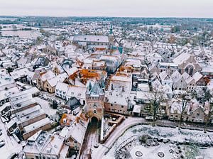 Hattem Dijkpoort Tor Luftaufnahme an einem kalten Wintermorgen