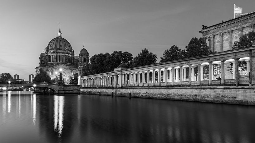 Lever de soleil en noir et blanc à Berlin, Allemagne par Henk Meijer Photography