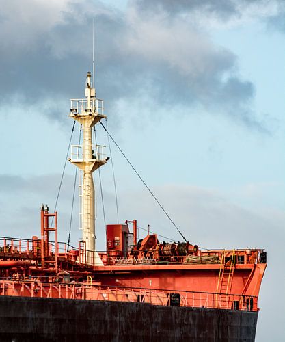 De boeg van een schip wachtend op de volgende reis.