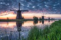 Windmolens in Holland bij zonsopgang. van Voss Fine Art Fotografie thumbnail
