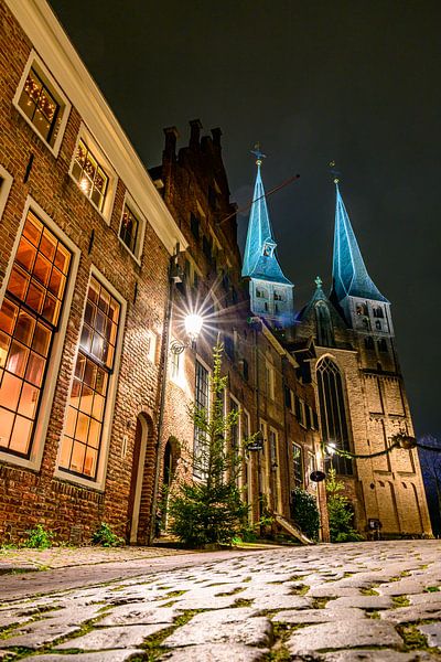 Deventer Winterabend Straßenansicht an der Bergkerk von Sjoerd van der Wal Fotografie