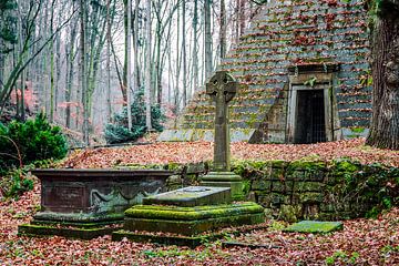 Mausolée sur Gentleman of Decay