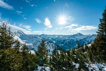 Winterlicher Blick ins Hintersteiner Tal von Leo Schindzielorz