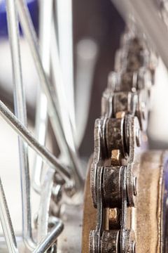 Ketting en tandwiel van fiets by Marcel Derweduwen