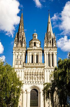 Fassade Eingang und Glockenturm der Kathedrale von Angers an der Loire Frankreich von Dieter Walther