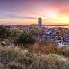 Panorama van West-Terschelling bij Zonsopkomst: De Brandaris in Volle Glorie van Hevonax Photography