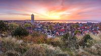 Panorama van West-Terschelling bij Zonsopkomst: De Brandaris in Volle Glorie